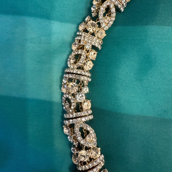 Givenchy
Silk Glass Stone Gold-Tone Collar Necklace - Picture 9 of 11